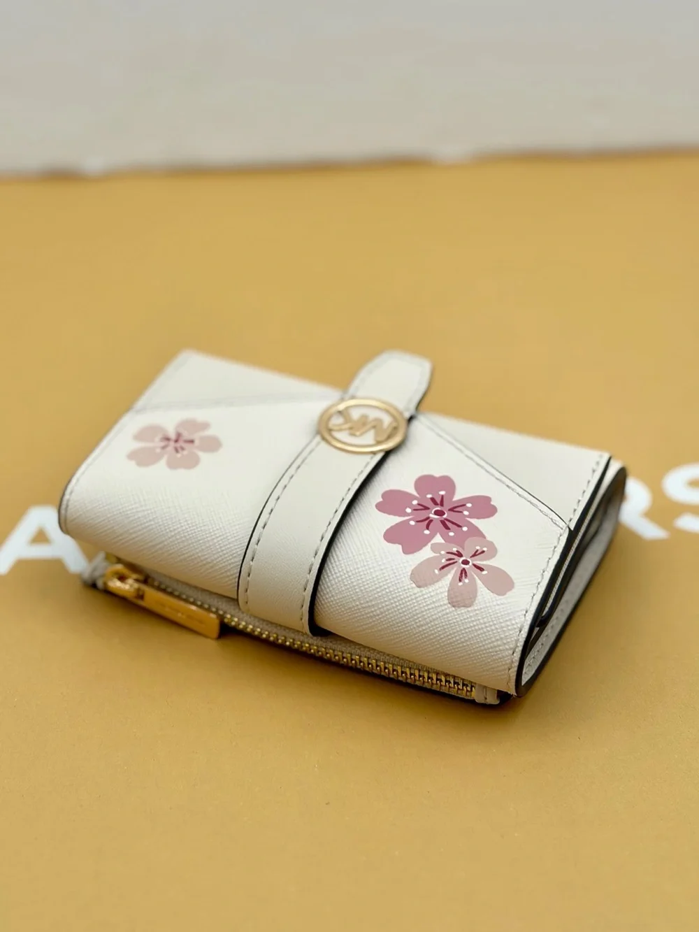 Michael Kors compact michael